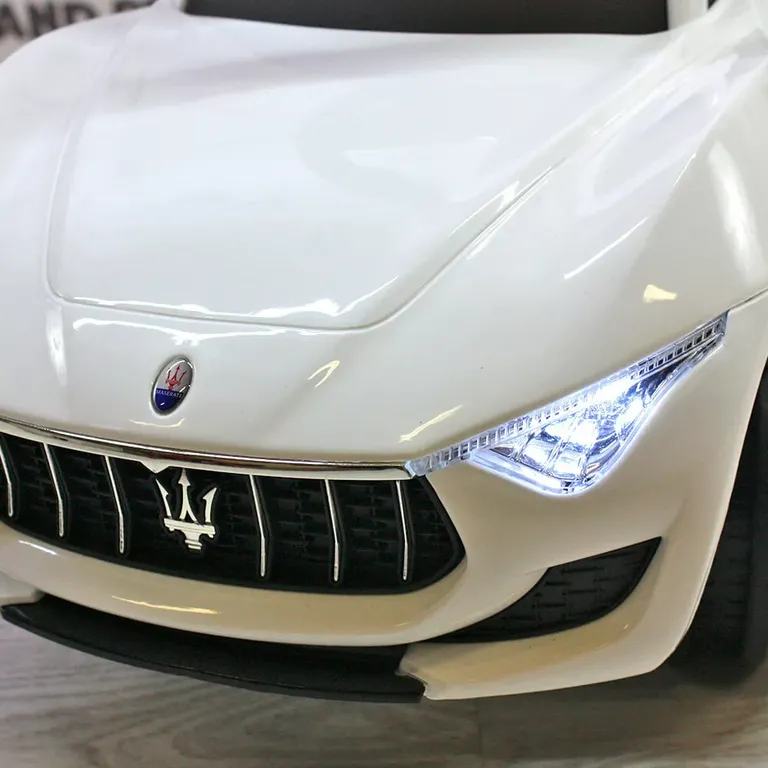 Детский толокар FUTUMAG Maserati (A003AA-D) белый